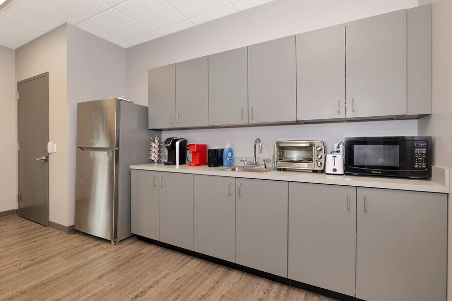 More Photos Of 10 Waldron Ave, Nyack Storefront For Lease