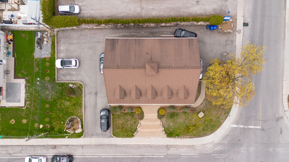 More Photos Of 675 Boul Samson, Laval Office For Sale