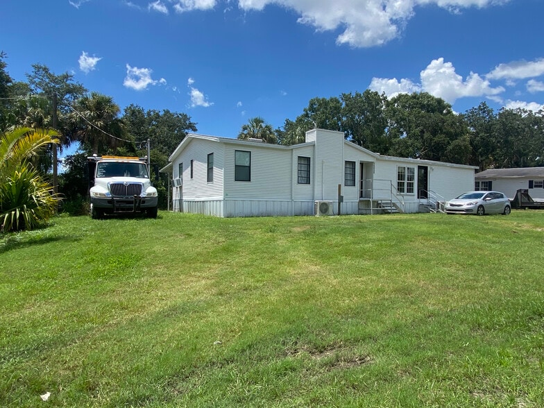 More Photos Of 10850 Cozarts Chalet, Gibsonton Manufactured Housing Mobile Home Park For Sale
