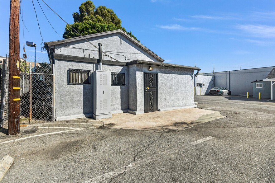 More Photos Of 11418 Garvey Ave, El Monte Freestanding For Lease