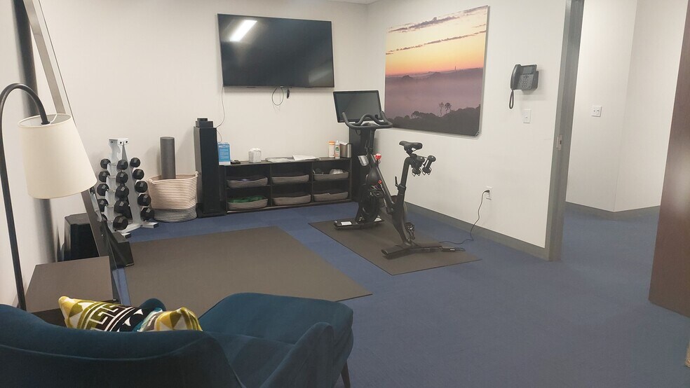 More Photos Of 500 Cummings Ctr, Beverly Office For Lease