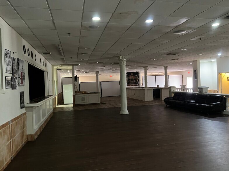 More Photos Of 16805 NW 12th Ave, Miami Hotel For Lease