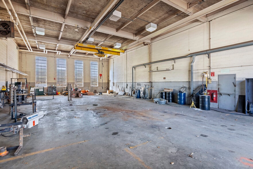 More Photos Of 251 Freestone Ave, Portland Manufacturing For Sale