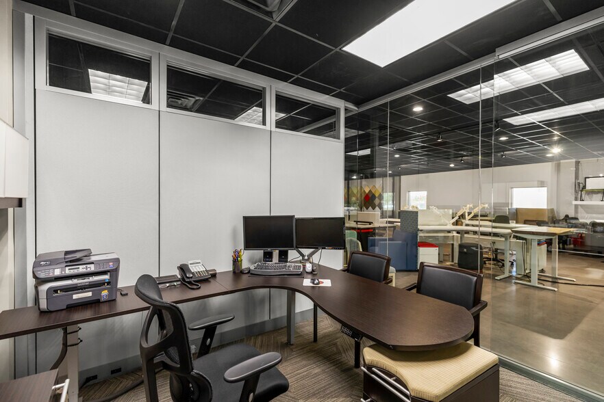 More Photos Of 22303 Tuwa Rd, Tomball Showroom For Sale