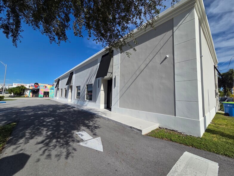 More Photos Of 2050 S Federal Hwy, Fort Lauderdale Freestanding For Lease