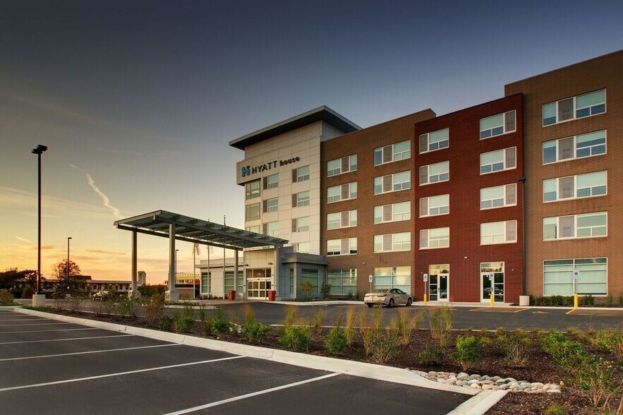 More Photos Of NEC 22nd St & Windsor Dr,, Oak Brook Land For Lease