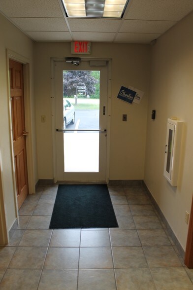 More Photos Of 2848 Memorial Dr, Two Rivers Medical For Lease