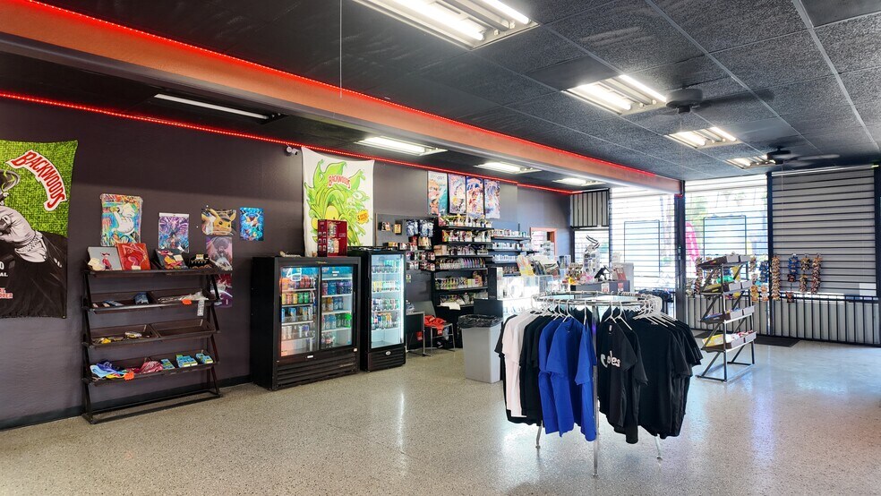 More Photos Of N 12426-12452 Dr, Phoenix General Retail For Sale