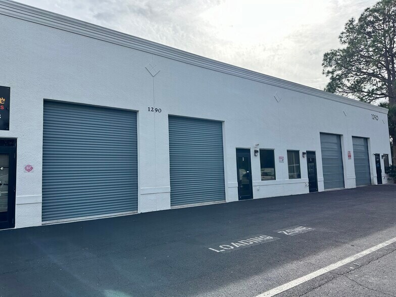 More Photos Of 1250-1290 Hand Ave, Ormond Beach Showroom For Lease