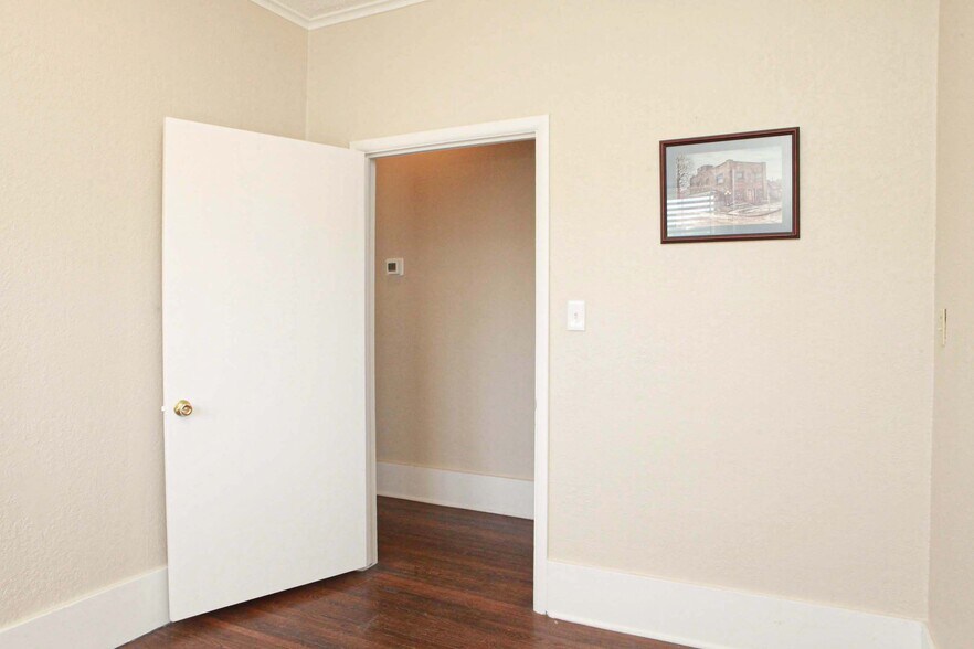 More Photos Of 1629 S Peoria Ave, Tulsa Loft Creative Space For Lease