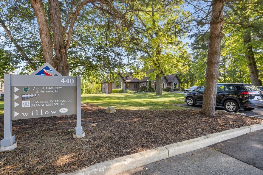 More Photos Of 440 W Centre Ave, Portage Office For Sale