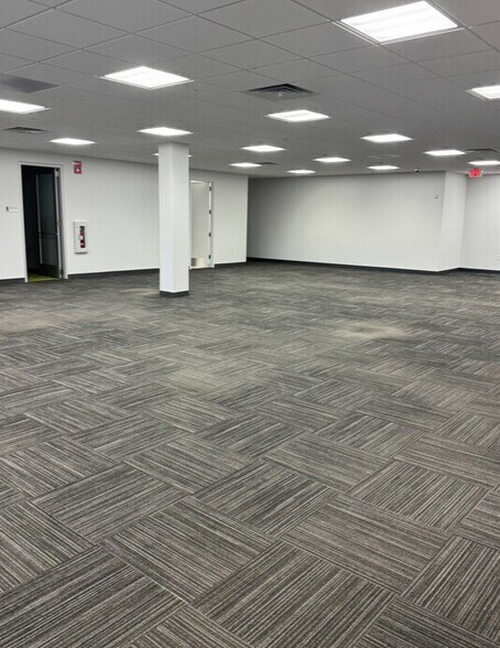 More Photos Of 2985 S Ridge Rd, Green Bay Medical For Lease