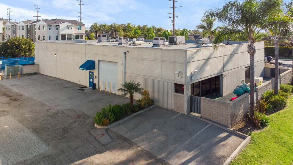More Photos Of 2350-2400 S Central Ave, Compton Warehouse For Lease