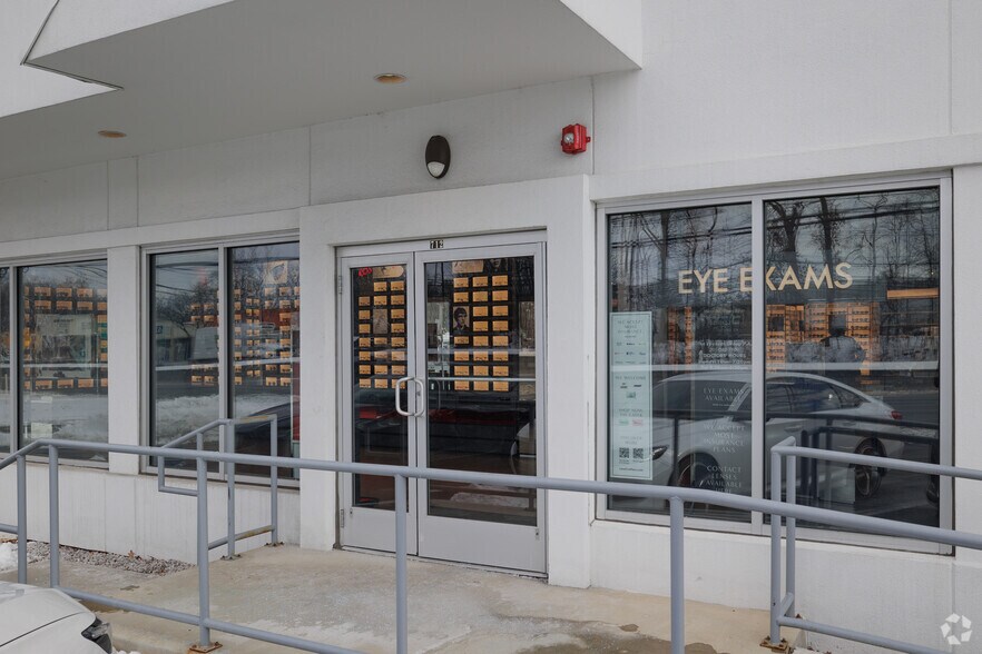 More Photos Of 712 N State Rt 17, Paramus Freestanding For Sale