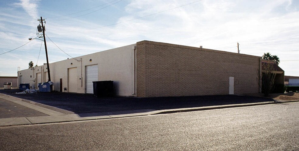 More Photos Of 2962-2972 W Thomas Rd, Phoenix Showroom For Lease