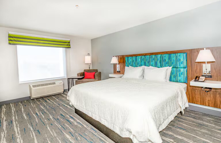 More Photos Of 2700 Green Oaks Rd, Fort Worth Hotel For Sale