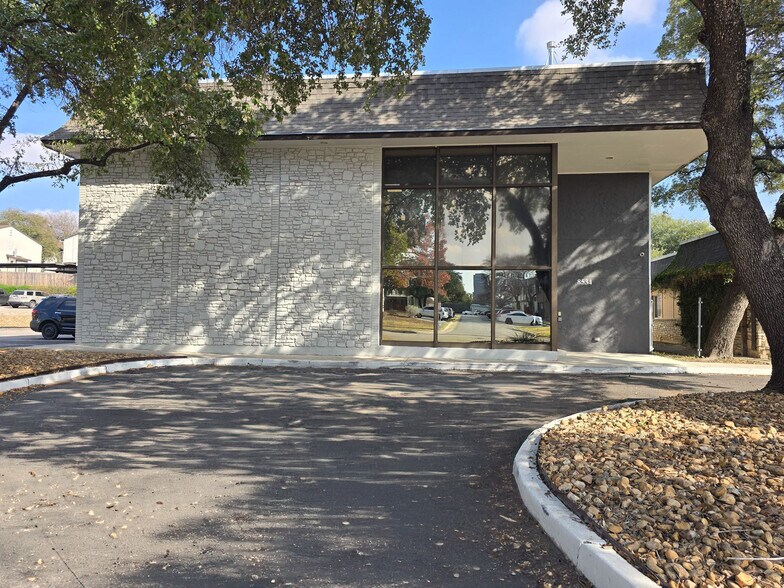 Primary Photo Of 8534 Village Dr, San Antonio Medical For Lease