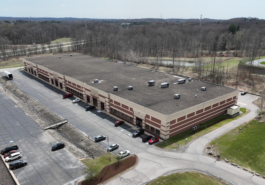 More Photos Of 2479 Edison Blvd, Twinsburg Warehouse For Lease