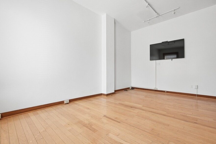 More Photos Of 54 E Whittier St, Columbus Medical For Lease