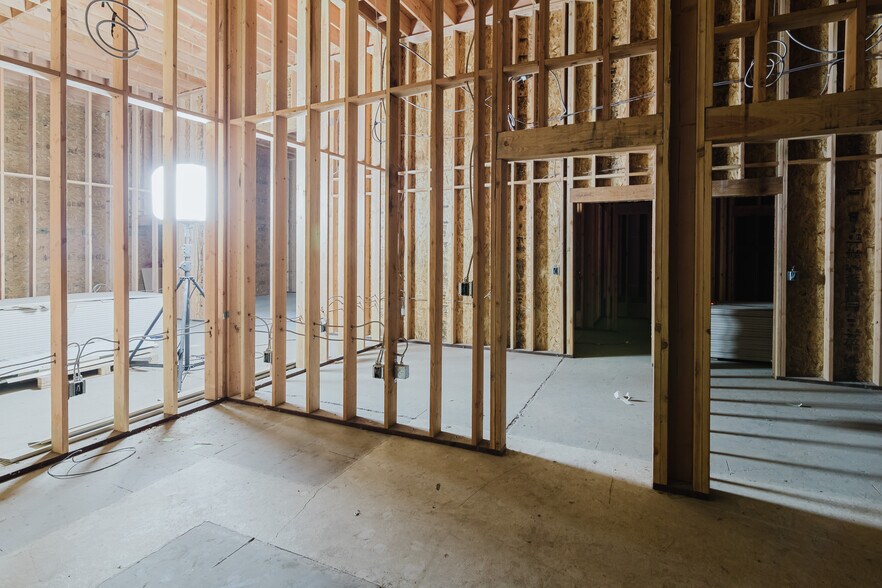 More Photos Of 151-161 Airport Rd, King City Warehouse For Lease