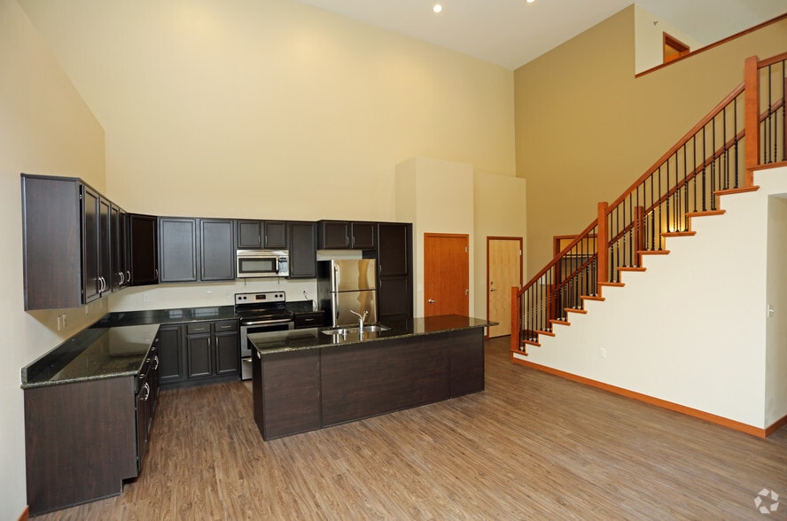 More Photos Of 401 N Washington St, Green Bay Apartments For Sale