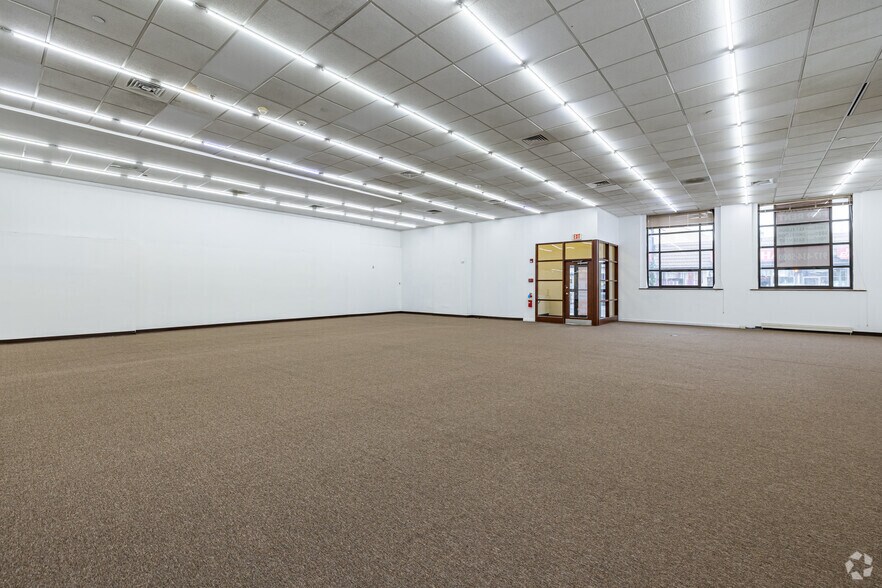 More Photos Of 201 N Wood Ave, Linden Bank For Lease