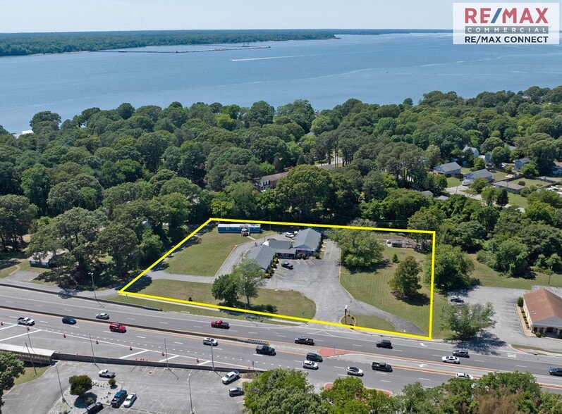 More Photos Of 1408 George Washington Mem Hwy, Gloucester Point Hotel For Sale
