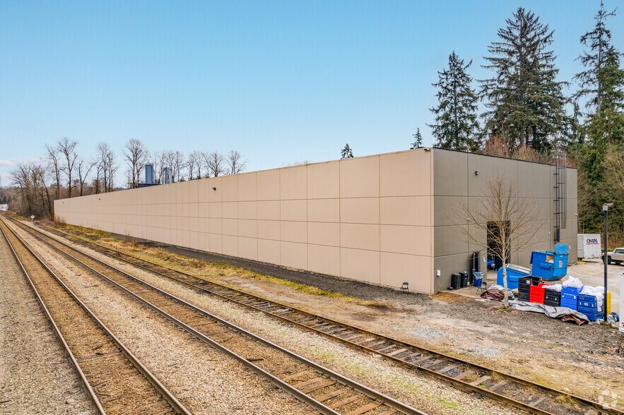 More Photos Of 6741 Cariboo Rd, Burnaby Flex For Lease