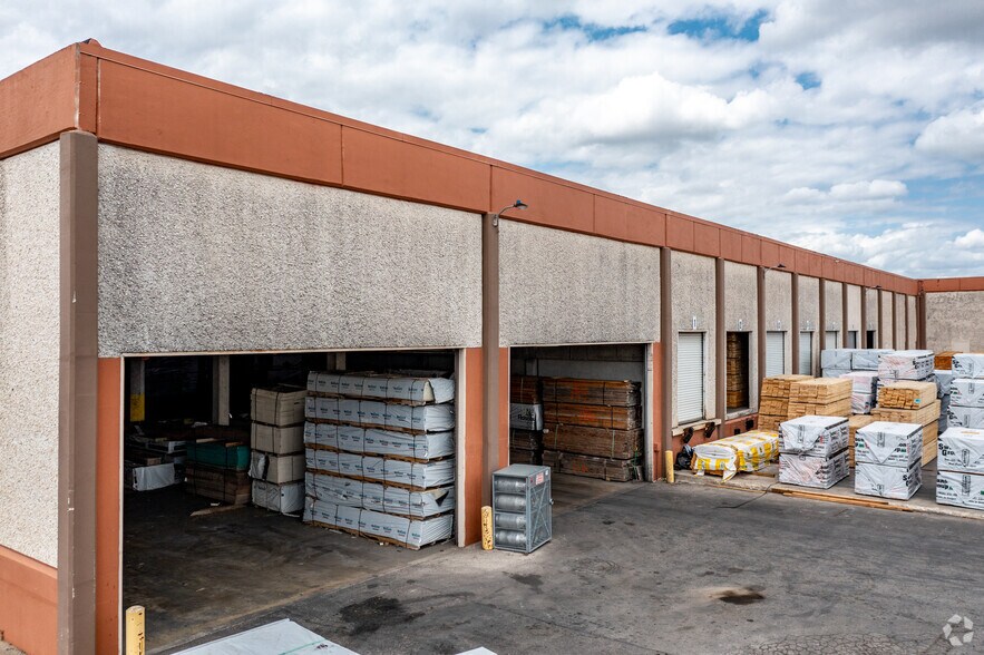 More Photos Of 827 Frost Bank Center Pky, San Antonio Distribution For Lease