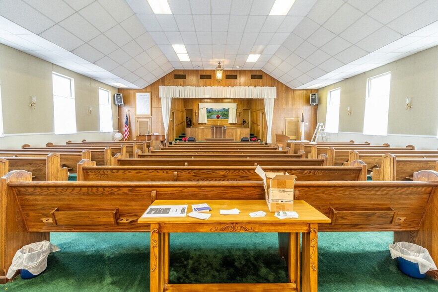 More Photos Of 5502 Dayton Blvd, Chattanooga Religious Facility For Sale