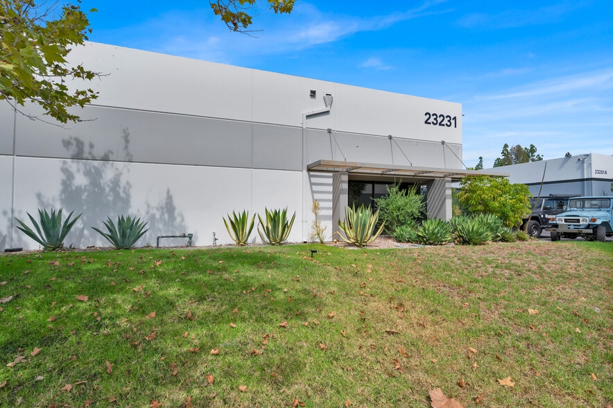 More Photos Of 23231 Vista Grande Dr, Laguna Hills Warehouse For Sale