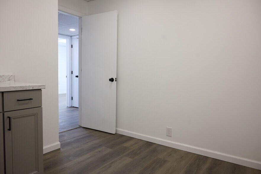 More Photos Of 3494 S Hamilton Rd, Columbus Office For Lease