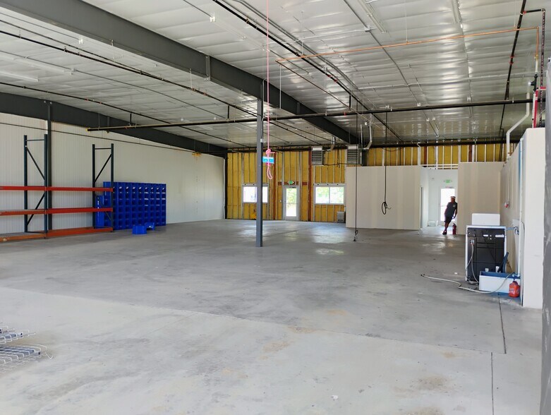More Photos Of 13790 E I-25 Frontage Rd, Longmont Warehouse For Lease