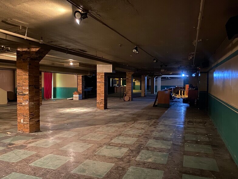 More Photos Of 222 S Michigan St, South Bend Restaurant For Sale