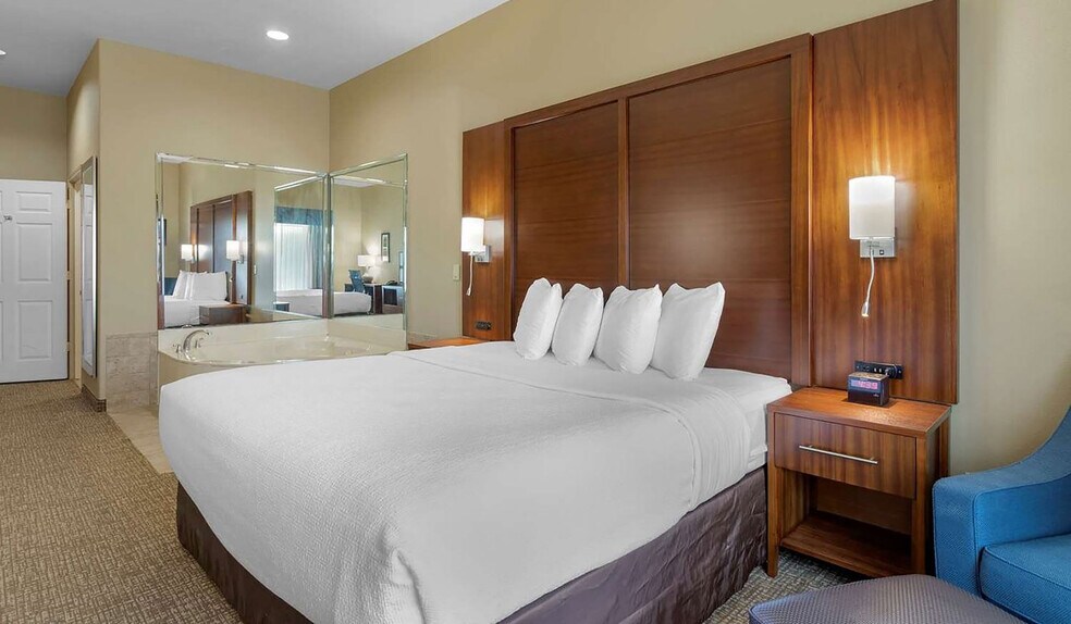 More Photos Of 320 Highway 146 N, Texas City Hotel For Sale