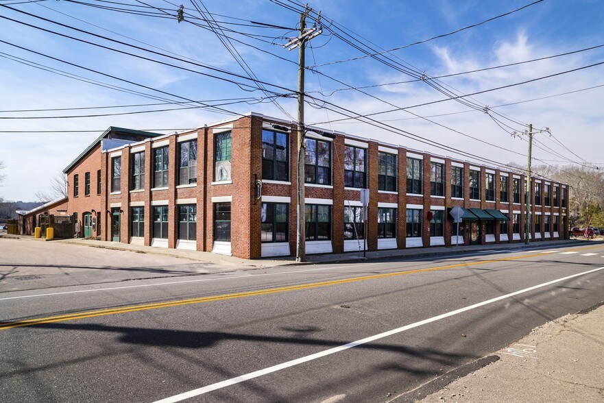More Photos Of 11 Main St, Mystic Medical For Lease