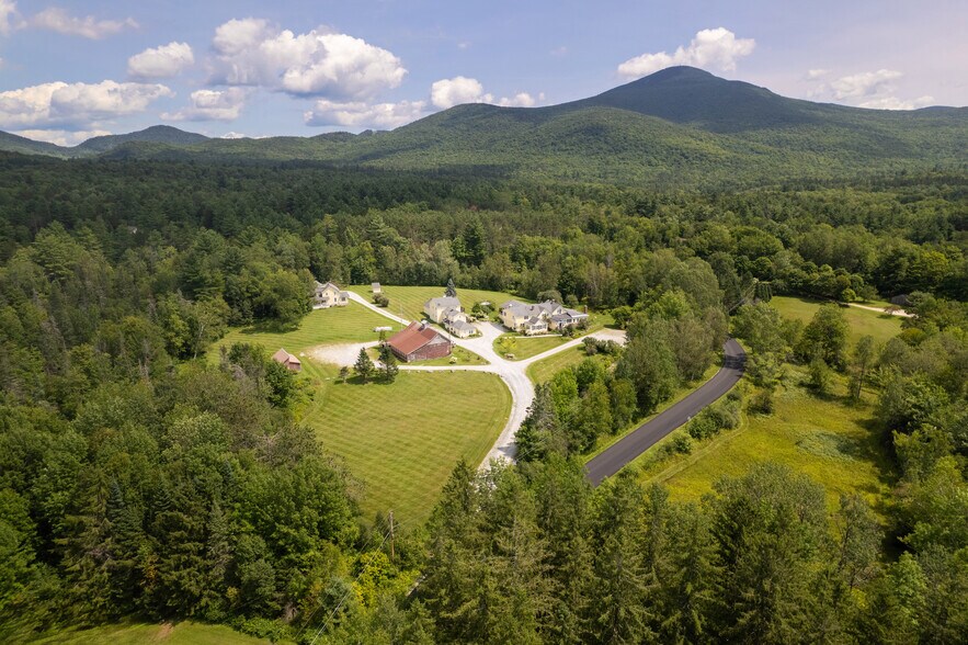 More Photos Of 54 Red Clover Ln, Mendon Hotel For Sale