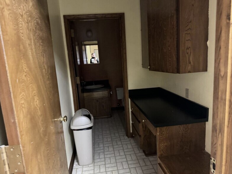 More Photos Of 2124 N 25th St, Waco Medical For Sale