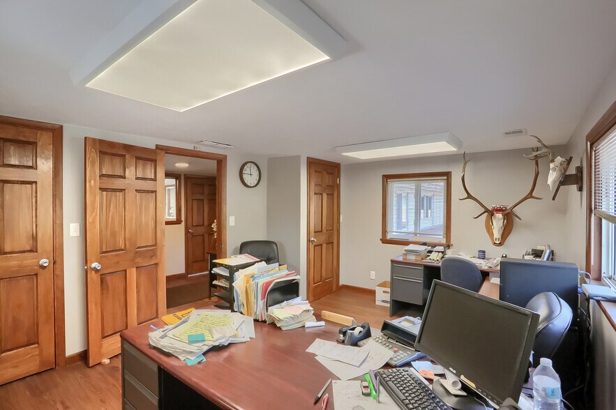 More Photos Of 740 Greensburg Rd, New Kensington Warehouse For Lease