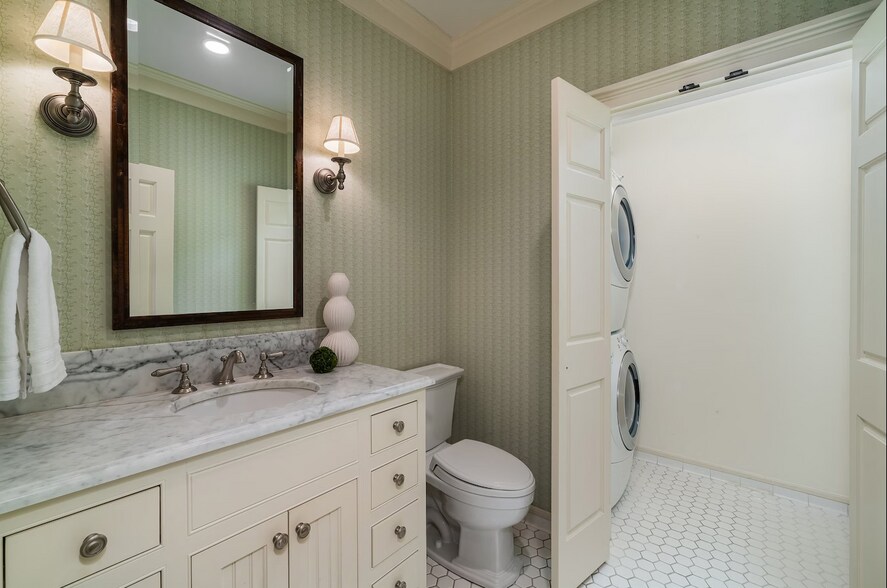More Photos Of 2315 Routh St, Dallas Office Residential For Sale