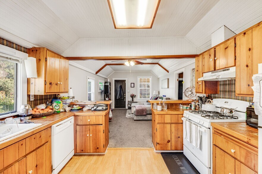 More Photos Of 1139 Lincoln Ave, Calistoga Hospitality For Sale