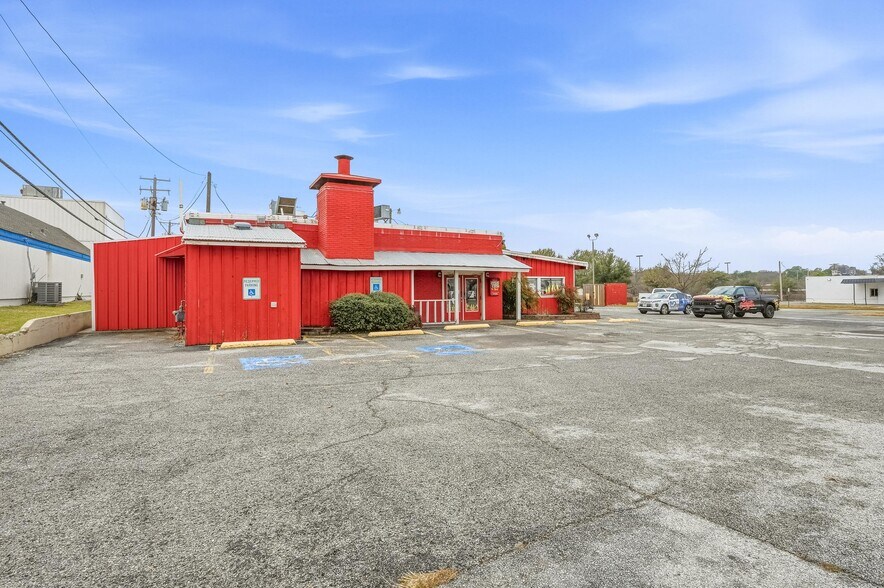 More Photos Of 565 W Bedford Euless Rd, Hurst Restaurant For Sale