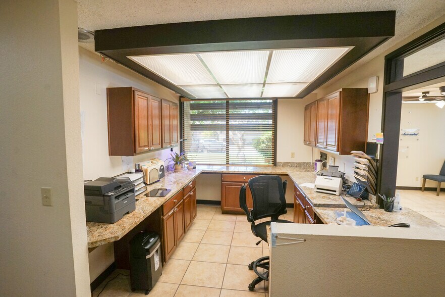 More Photos Of 1060-1080 Delbon Ave, Turlock Medical For Sale