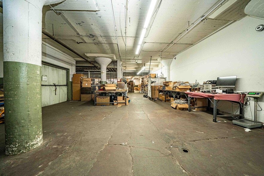More Photos Of 4383 Fruitland Ave, Vernon Manufacturing For Sale