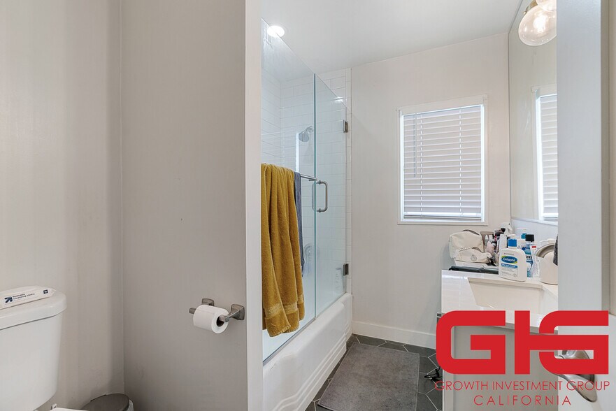 More Photos Of 239 S Madison Ave, Pasadena Apartments For Sale