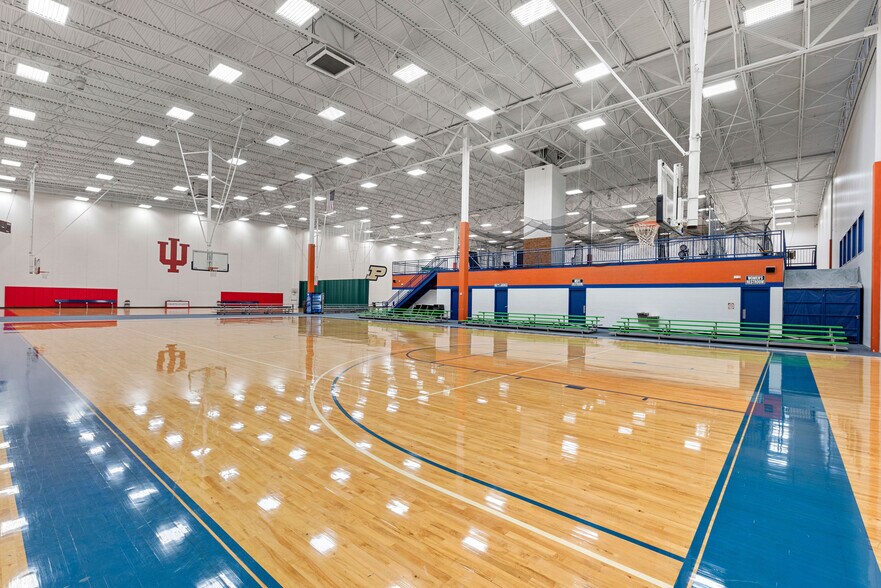 More Photos Of 127 E US Highway 6, Valparaiso Sports And Entertainment For Sale