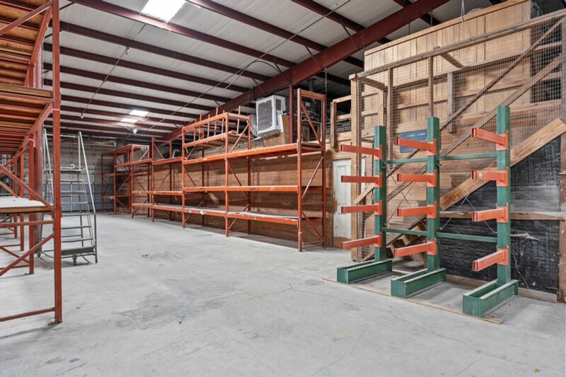 More Photos Of 1660 Junction Hwy, Kerrville Distribution For Lease