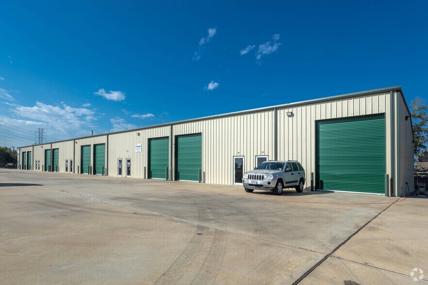 More Photos Of 21627 Rhodes Rd, Spring Warehouse For Lease