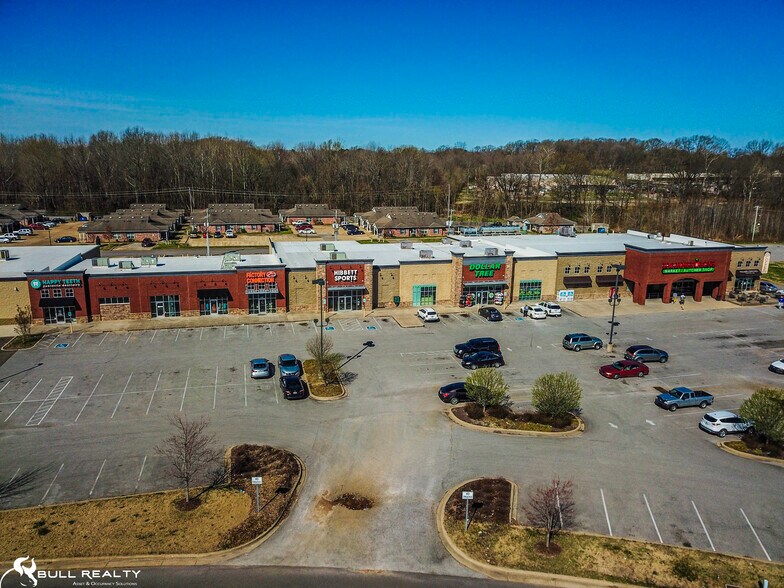 More Photos Of 129-145 Commons Dr, Martin Supermarket For Lease