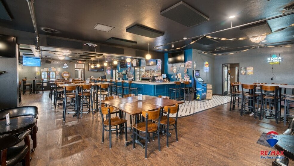 More Photos Of 5201 S Douglas Hwy, Gillette Bar For Sale